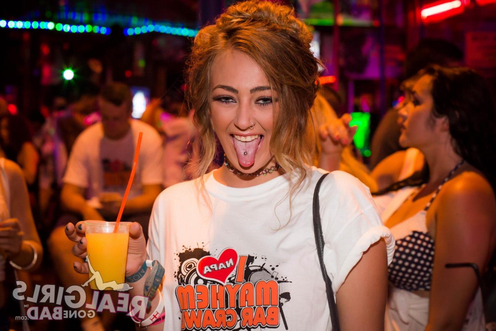 12P Hot and horny college girls get all wet at a bar