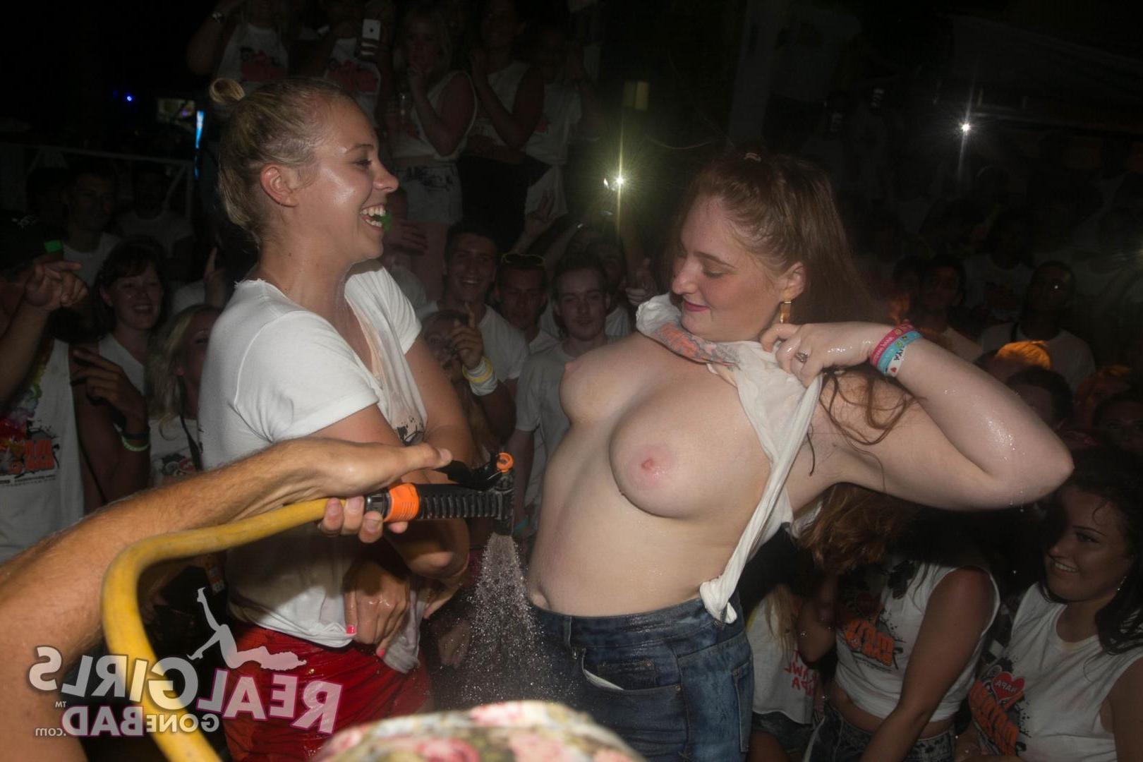 12P Hot and horny college girls get all wet at a bar
