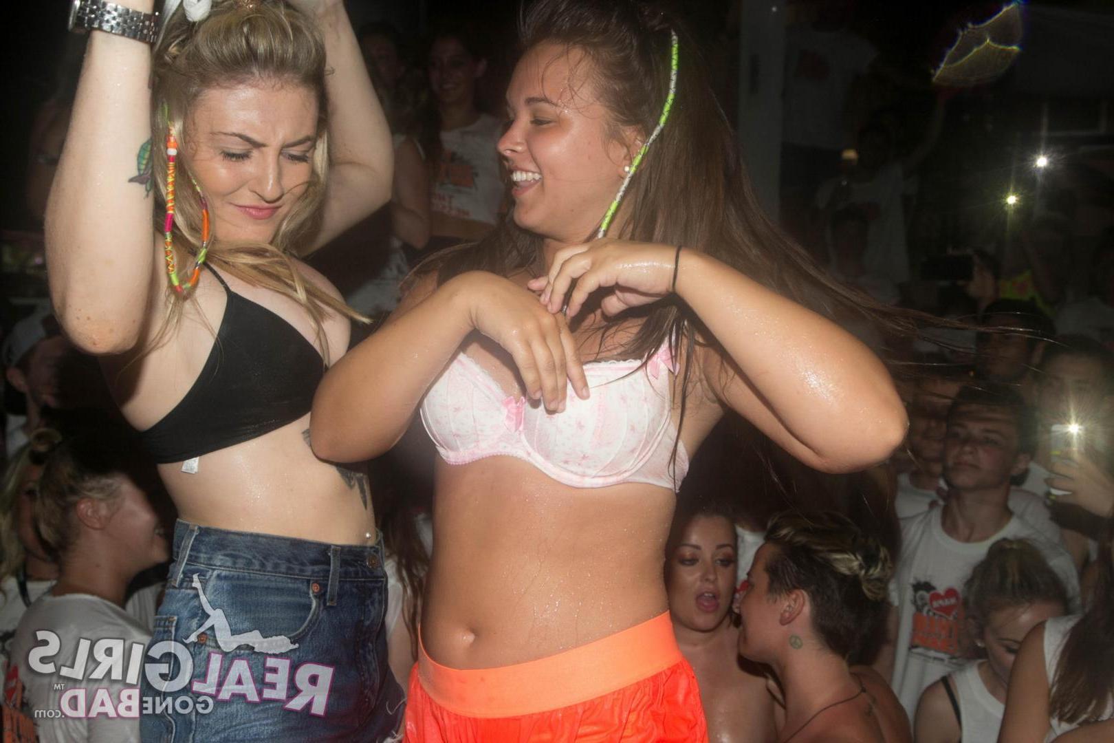 12P Hot and horny college girls get all wet at a bar