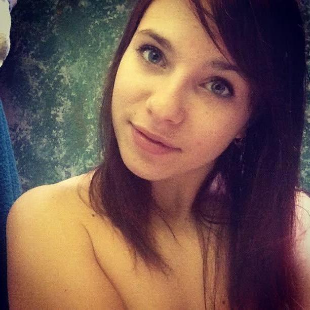 14P Amateur teen hottie getsrecorded while posing in lingerie