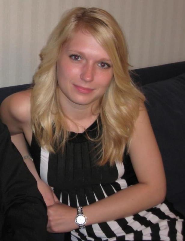 14P Naughty and sexy amateur chicks flaunt their hot bodies