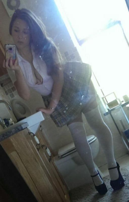 14P Naughty and sexy amateur chicks flaunt their hot bodies