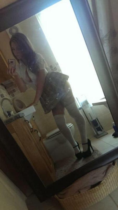 14P Naughty and sexy amateur chicks flaunt their hot bodies
