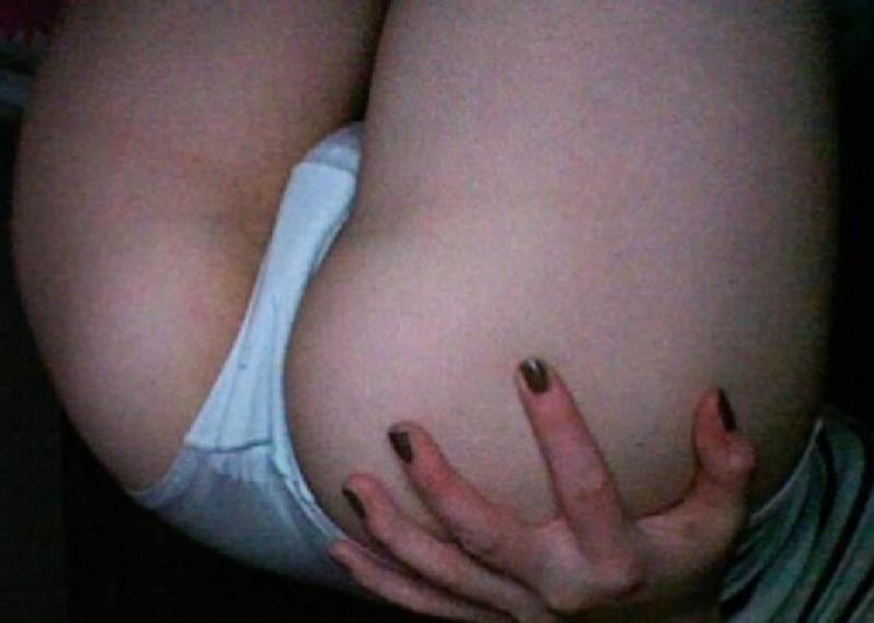14P Naughty and sexy amateur chicks flaunt their hot bodies