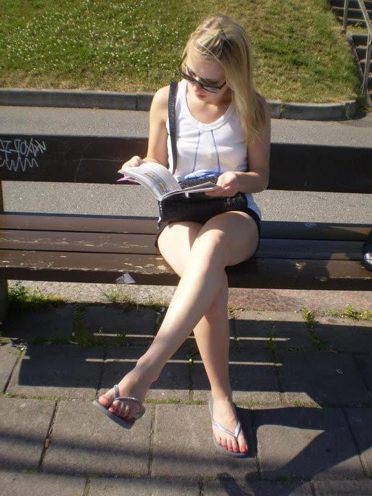 14P Naughty and sexy amateur chicks flaunt their hot bodies
