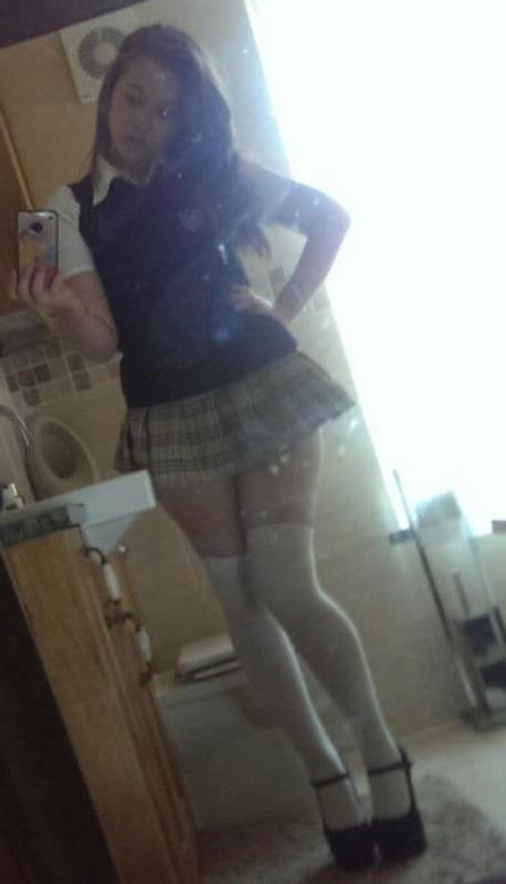 14P Naughty and sexy amateur chicks flaunt their hot bodies