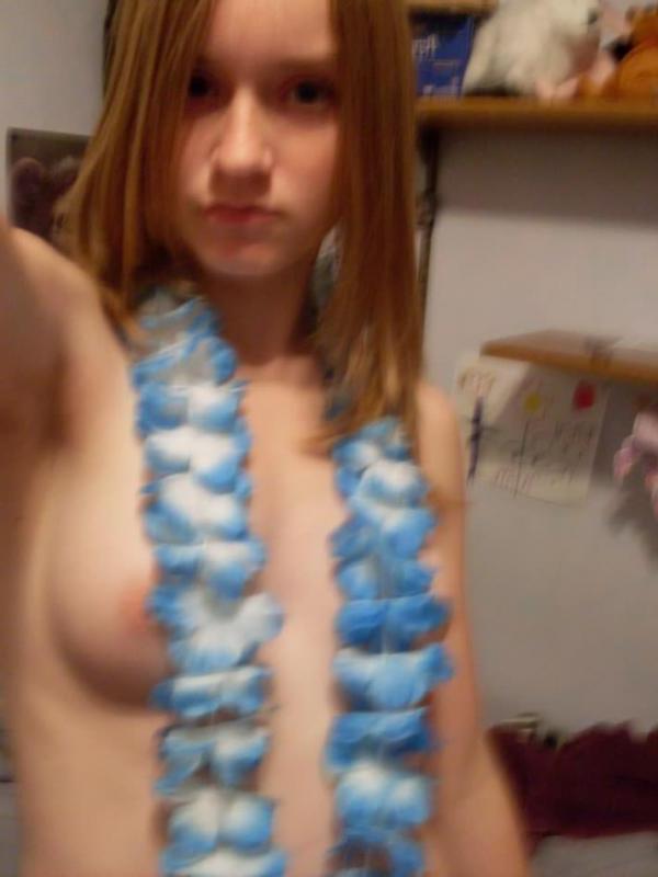 10P Amateur coed with perky breasts and tight ass posing topless