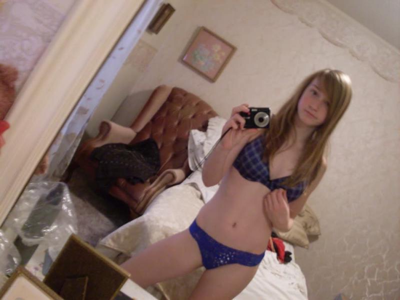 10P Amateur coed with perky breasts and tight ass posing topless