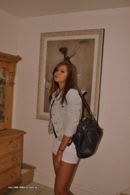 14P Collection of amateur girlfriends posing for the cam