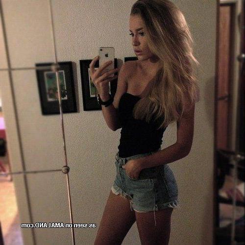 14P Compilation of gorgeous amateur teens posing sexy