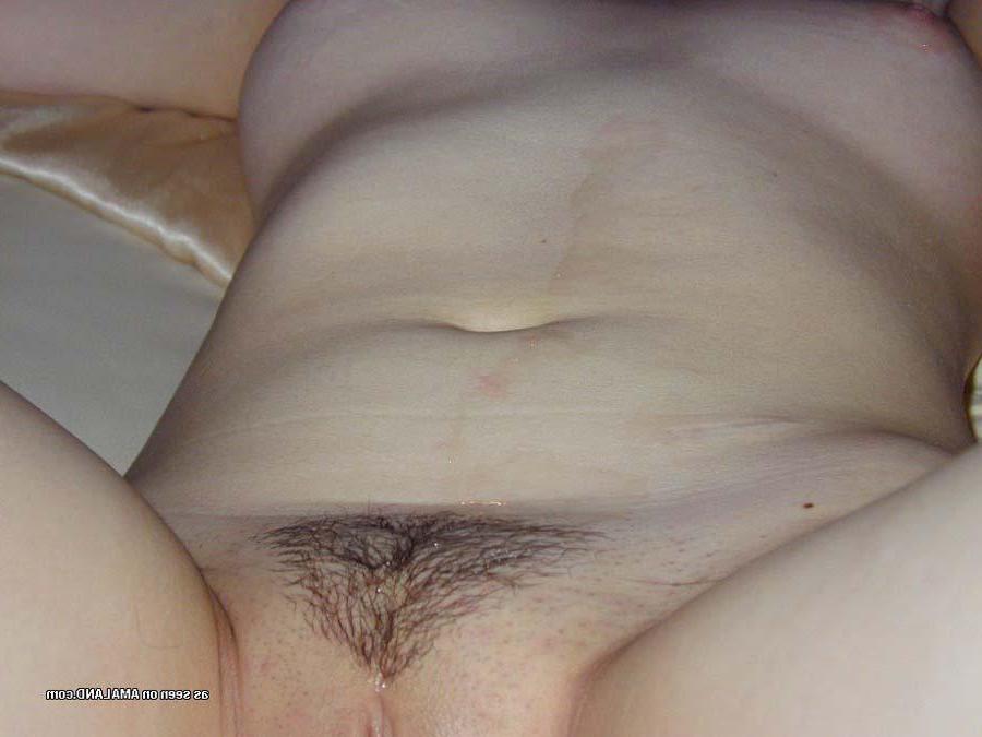 15P Pictures of a blue-eyed redhead GF posing in the nude