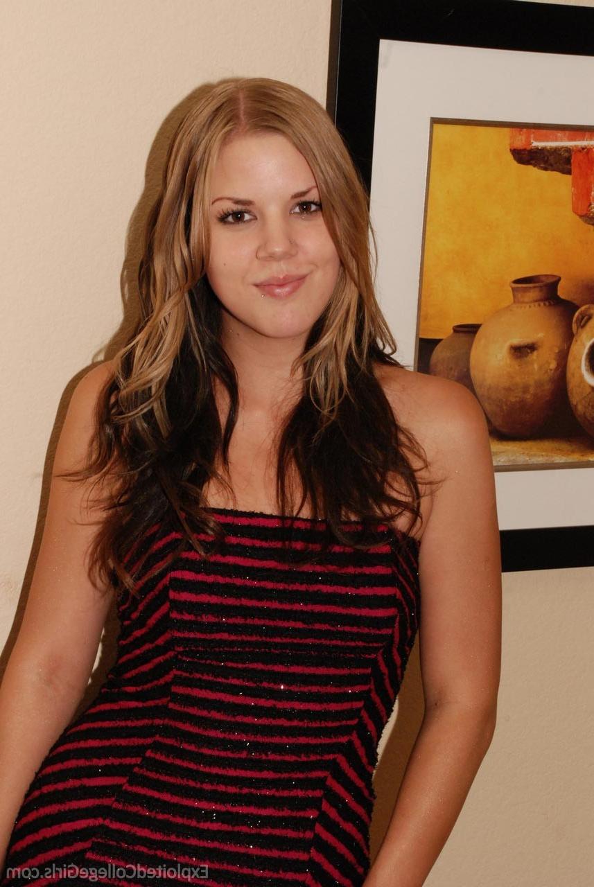 16P Amateur college coed exploited