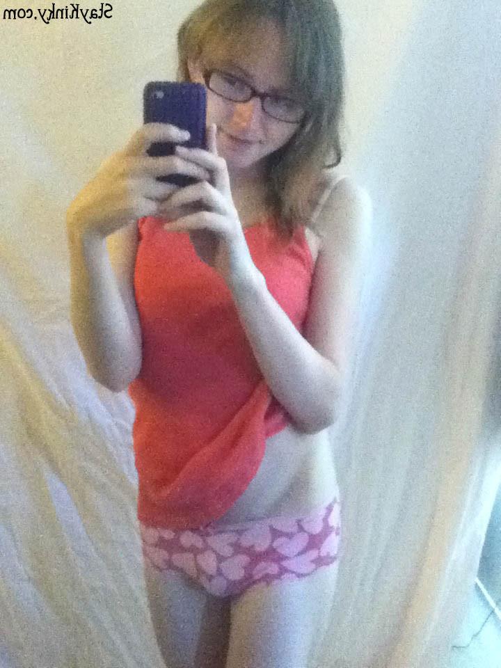 10P Amateur candid shots of ts Sadie Hawkins from her cellphone