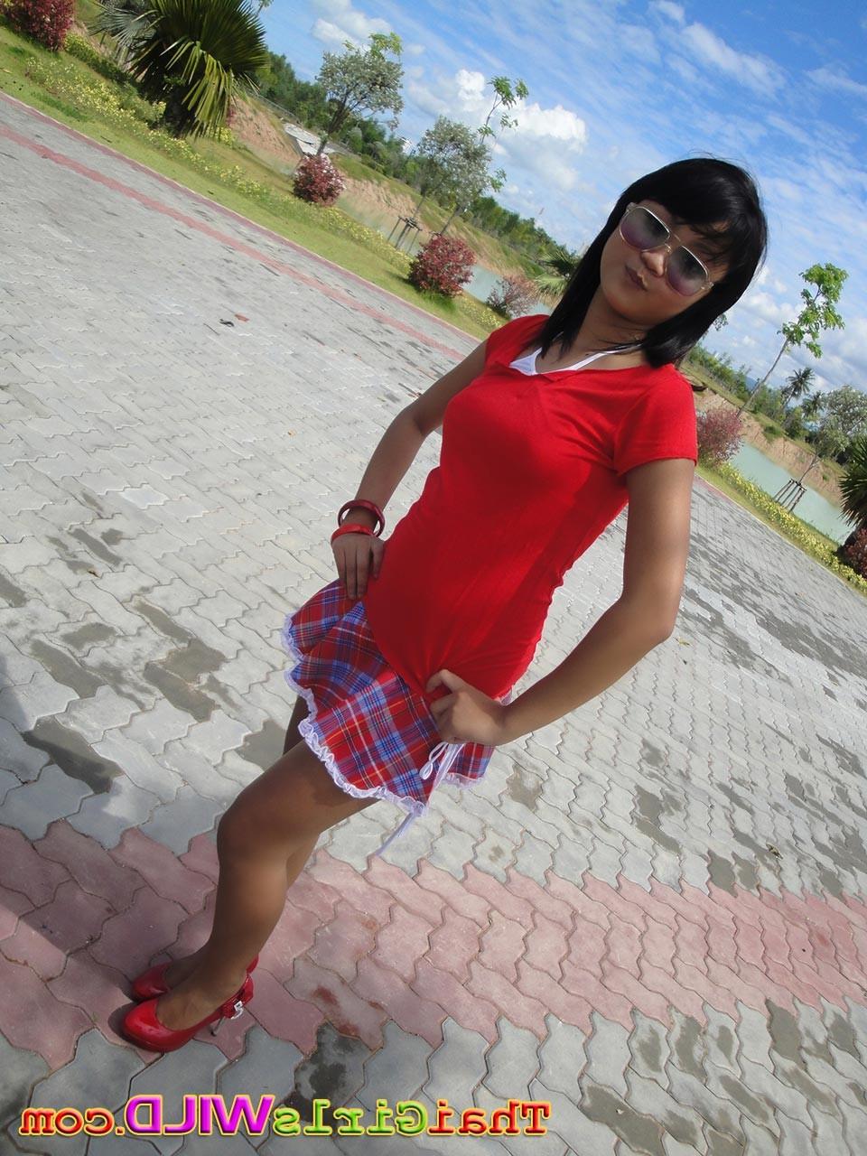 16P Amateur Thai teen in skirt
