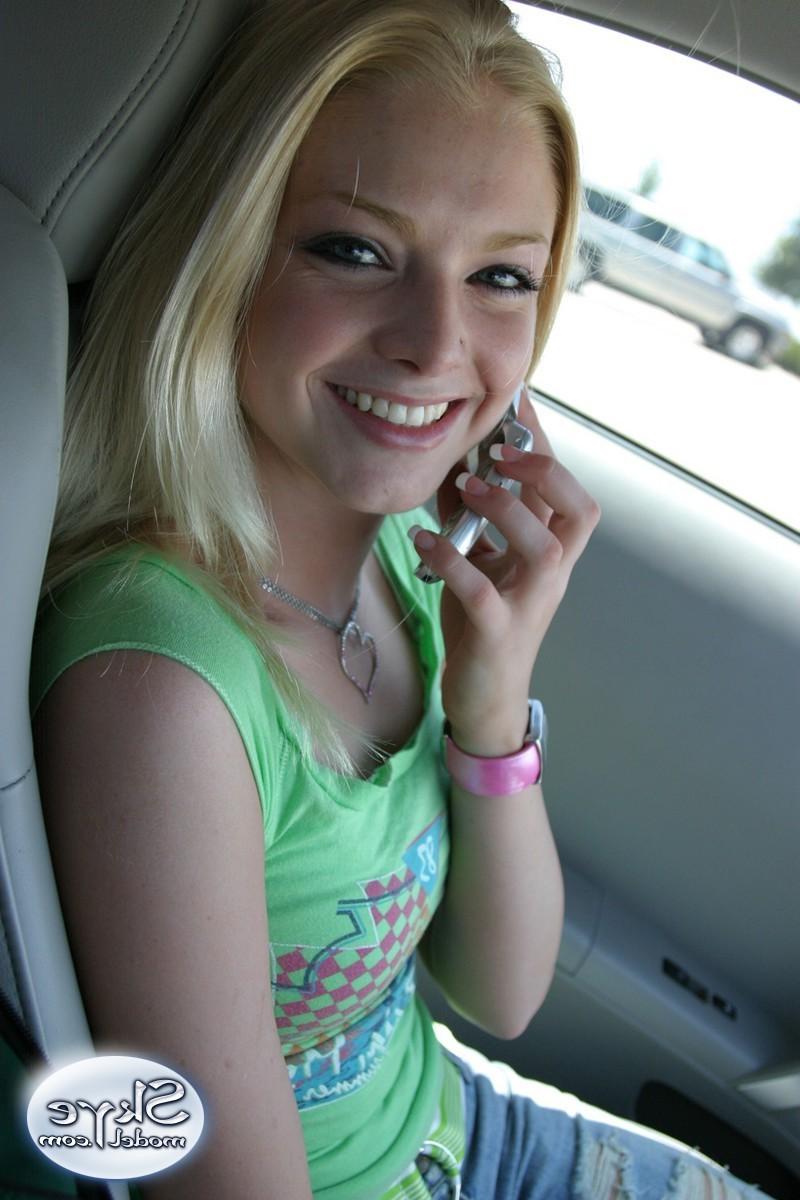 16P Blonde amateur teen tease in public