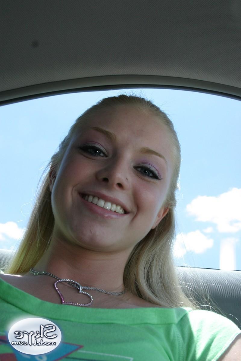 16P Blonde amateur teen tease in public