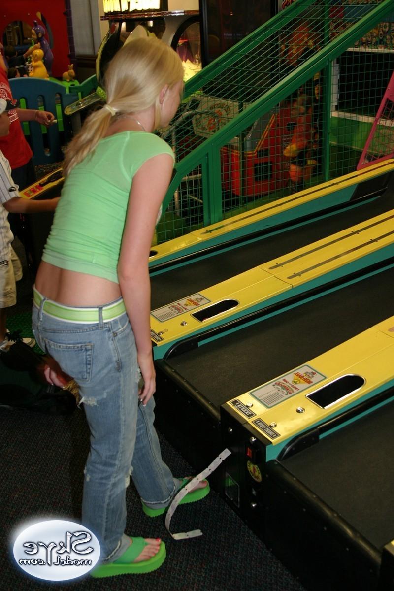 16P Blonde amateur teen tease in public