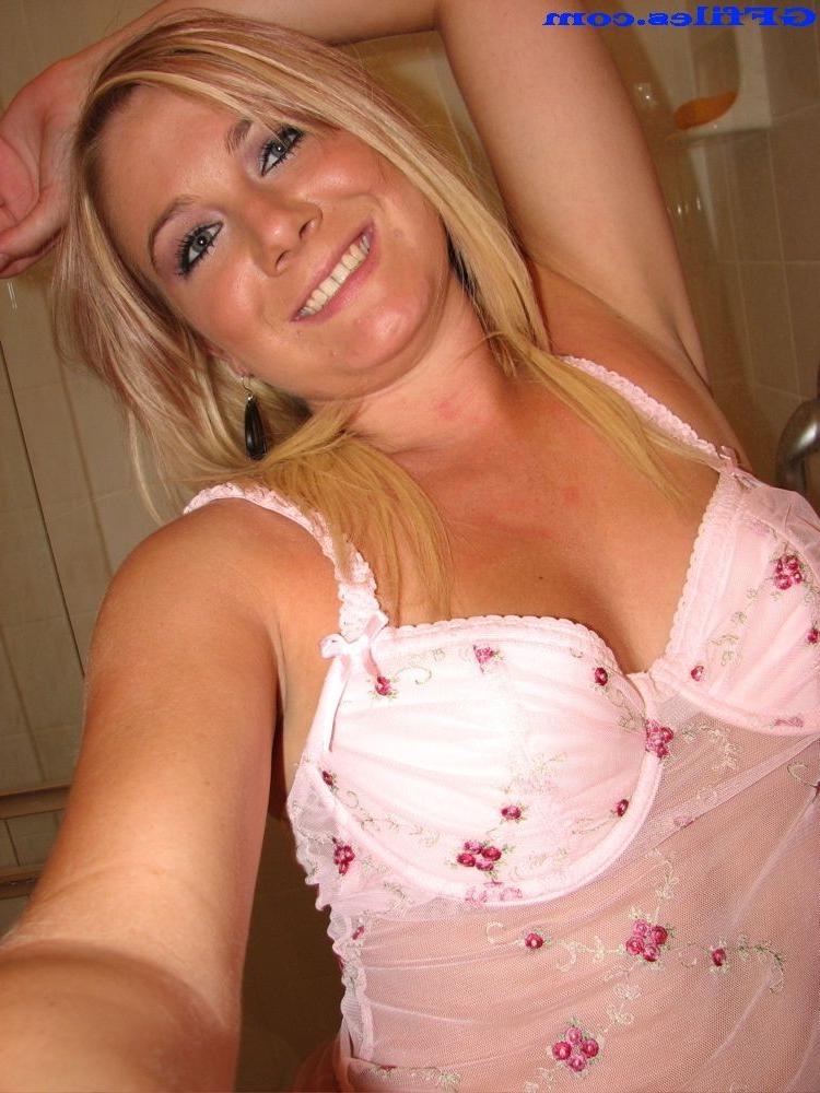 16P Amateur homemade girls selfshots