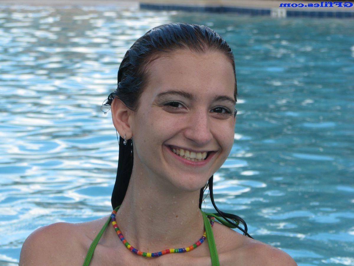 16P Amateur homemade girls selfshots