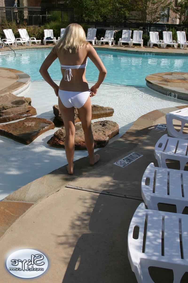 16P Blonde amateur teen in bikini