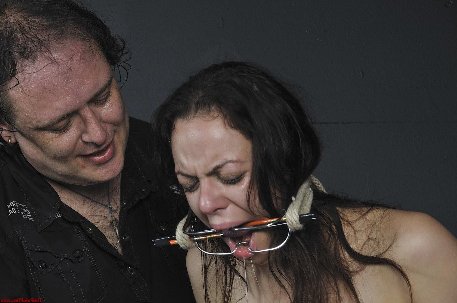 16P Gagged needle pain of english amateur painslut in extreme piercing punishments a