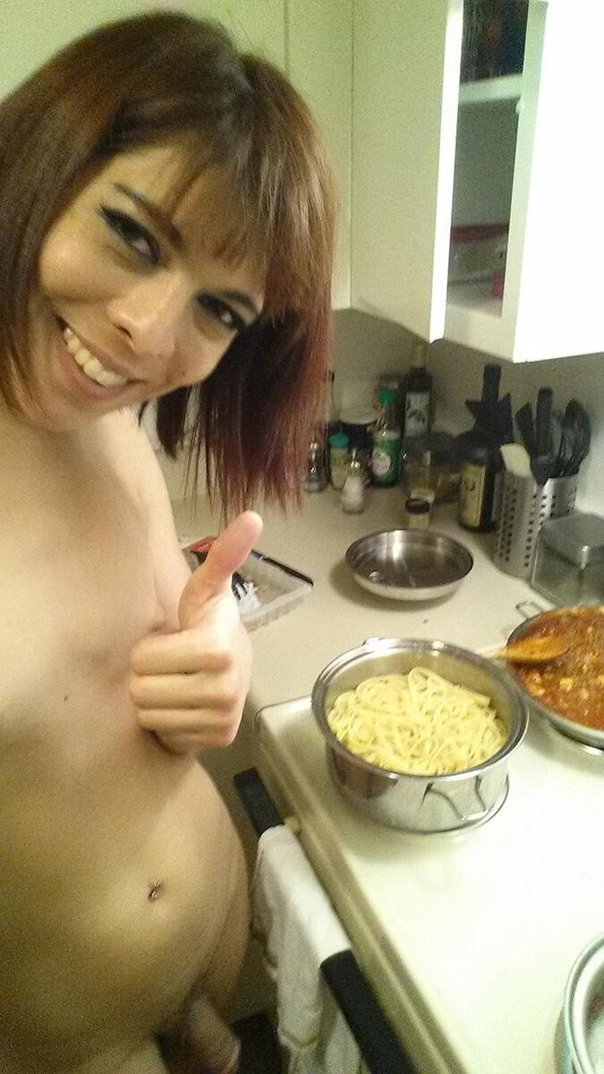 10P Amateur redhead shemale Kendra Sinclaire in selfies