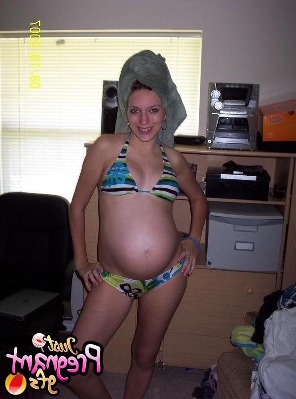 15P Big milk filled preggo boobs on these amateur teen pics