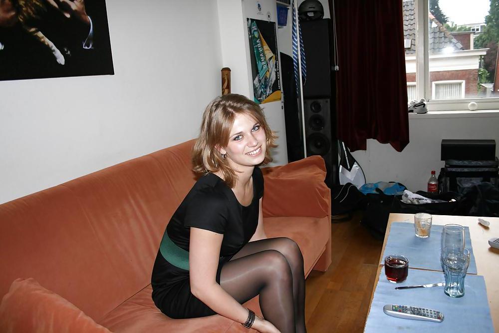 25P AMATEUR HOTTIE IN STOCKINGS