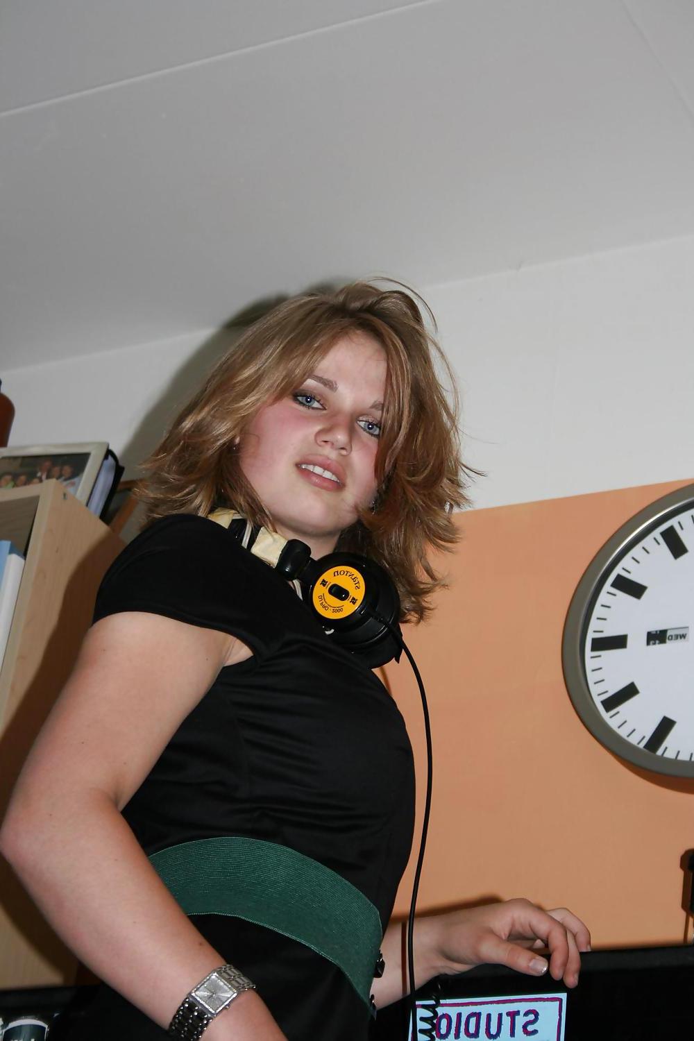25P AMATEUR HOTTIE IN STOCKINGS