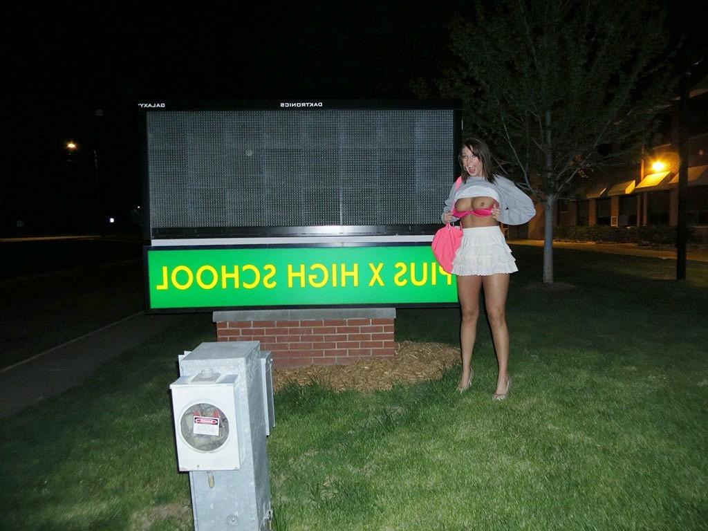 16P Amateur midwest teen nude at school