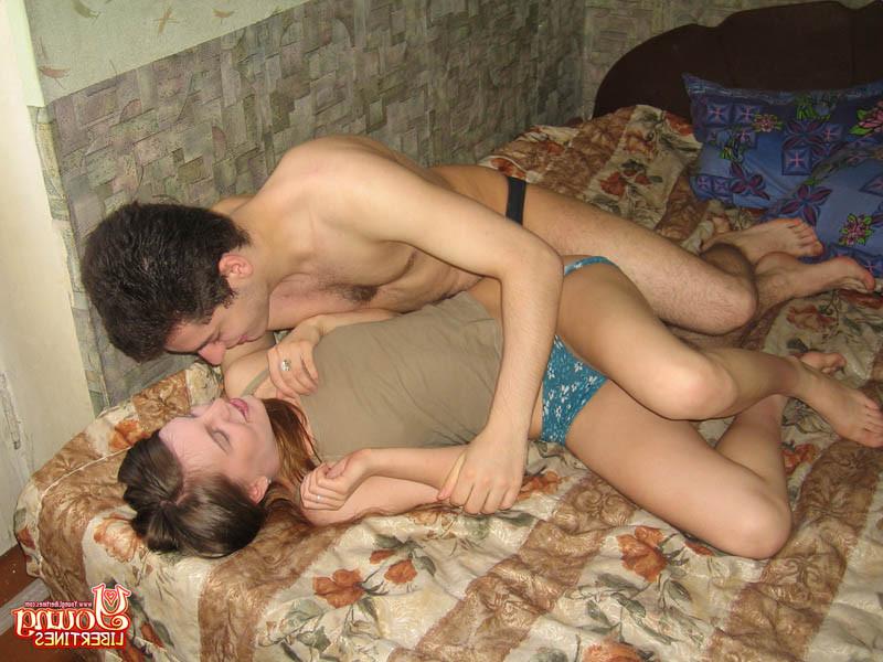 16P Young amateur girl fucks with her boyfriend in bedroom