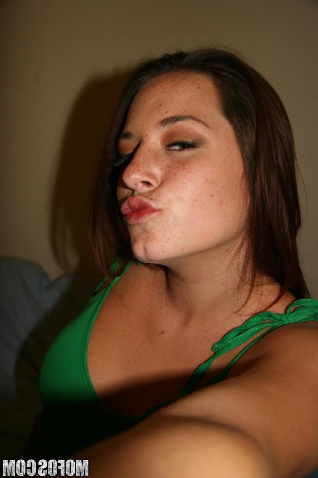 20P Real amateur user submitted girlfriends