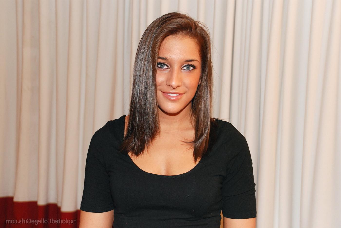 16P Amateur college coed exploited