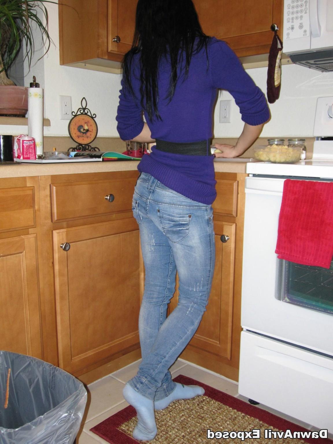 16P Amateur girlfriend Dawn exposed in homemade shots