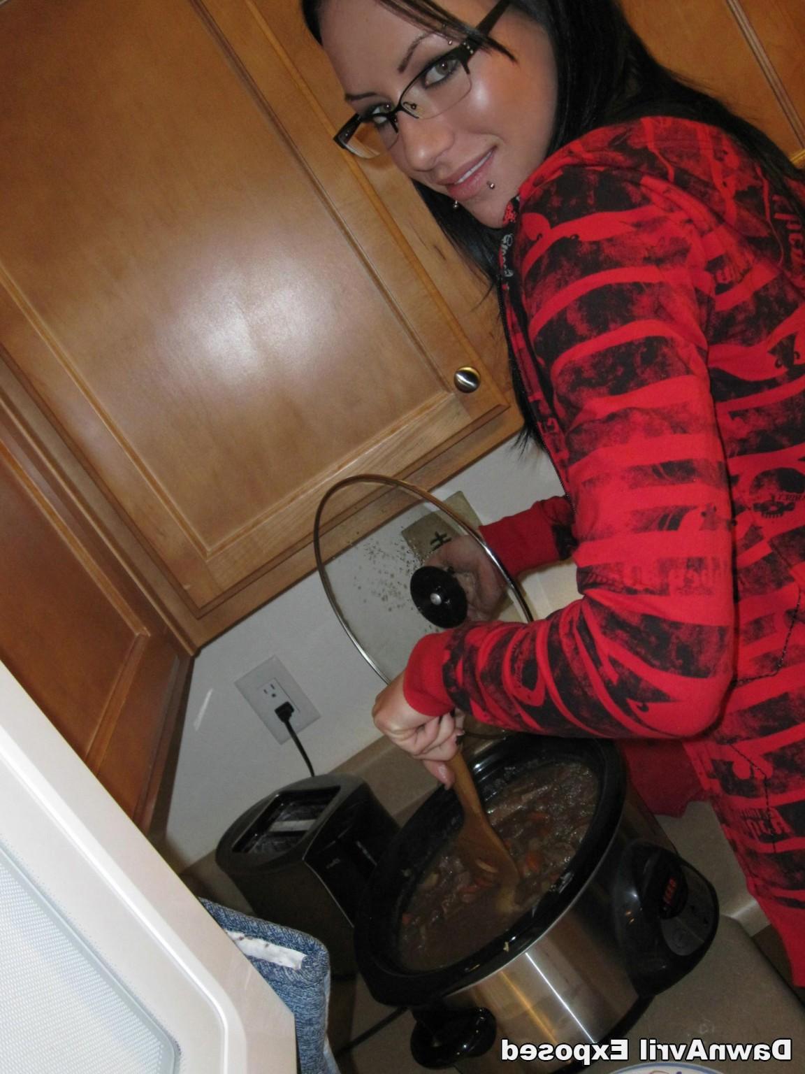 16P Amateur girlfriend Dawn exposed in homemade shots