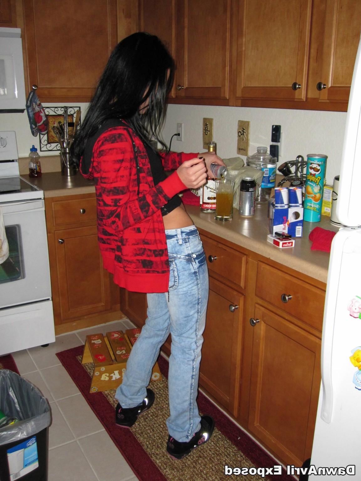 16P Amateur girlfriend Dawn exposed in homemade shots