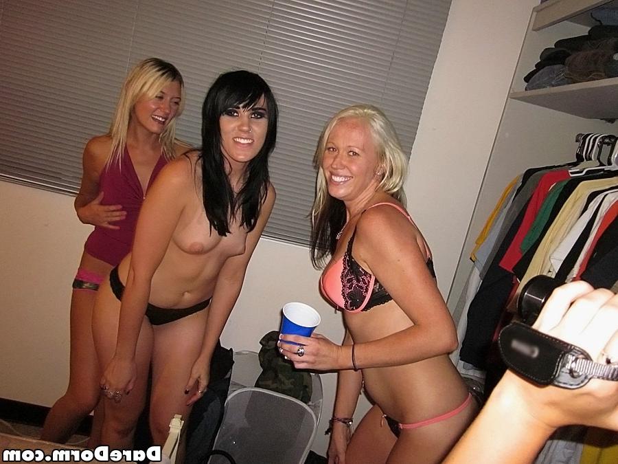 20P Real amateur college coed sex in dorm rooms