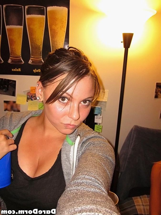 20P Real amateur college coed sex in dorm rooms