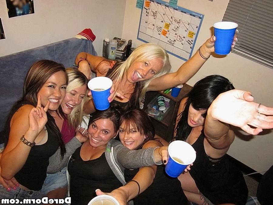 20P Real amateur college coed sex in dorm rooms