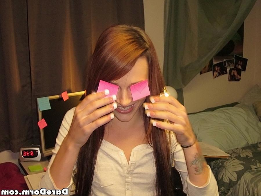 20P Real amateur college coed sex in dorm rooms
