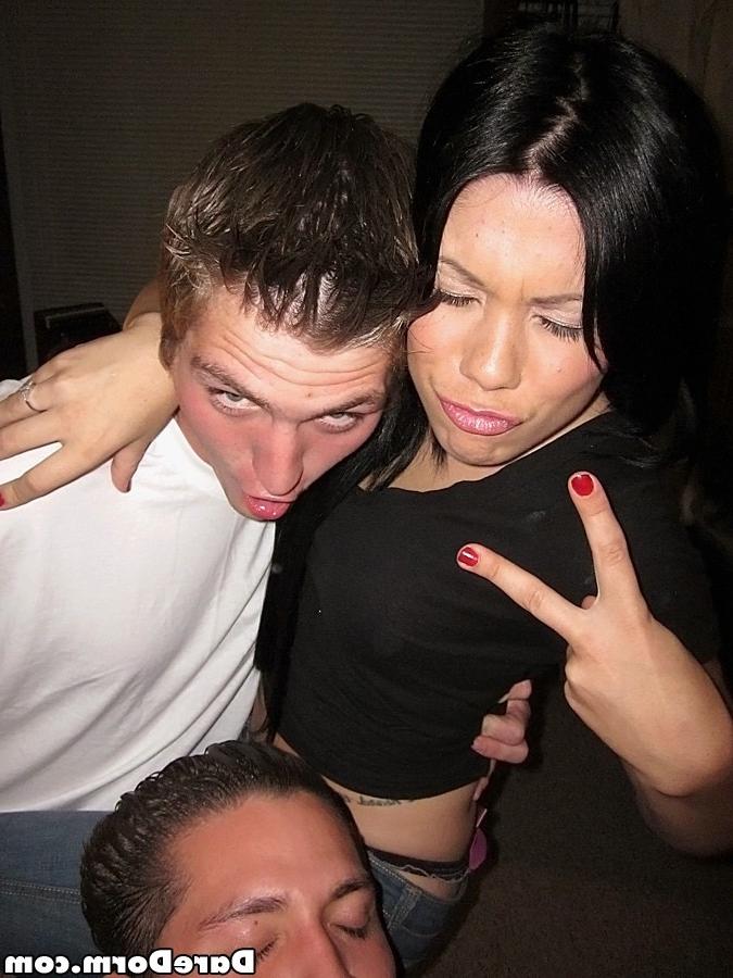 20P Real amateur college coed sex in dorm rooms