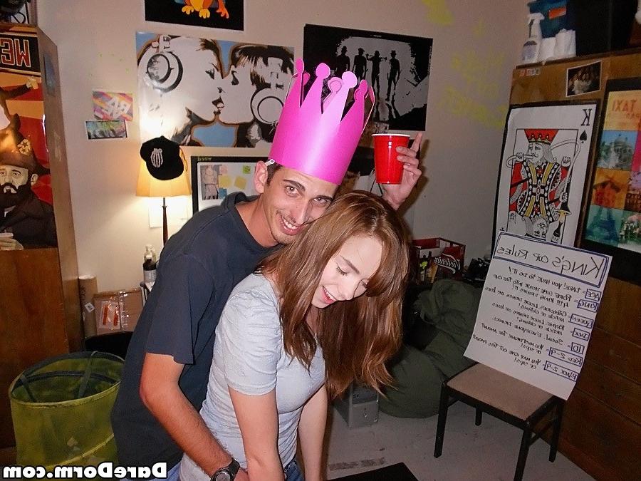 20P Real amateur college coed sex in dorm rooms