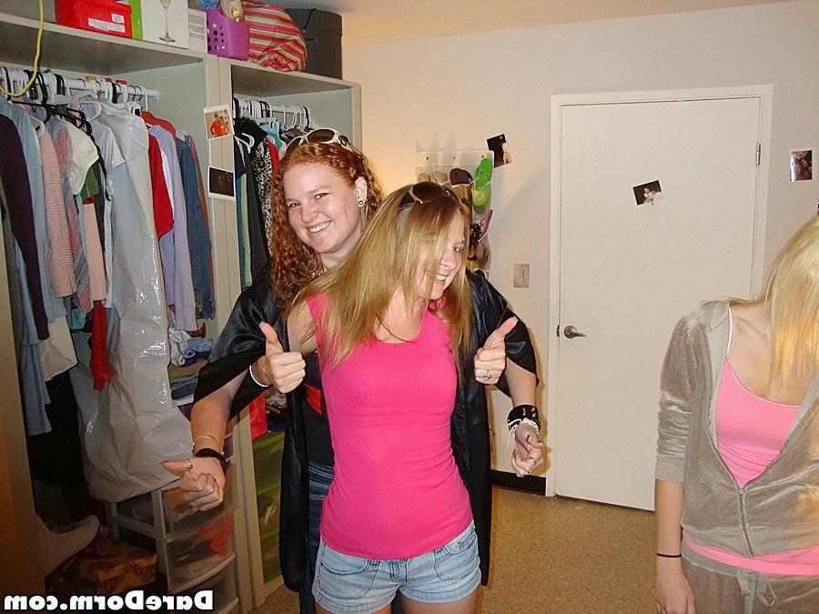 8P Real amateur college coed sex in dorm rooms