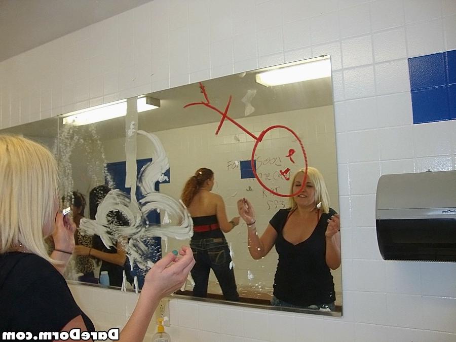 8P Real amateur college coed sex in dorm rooms