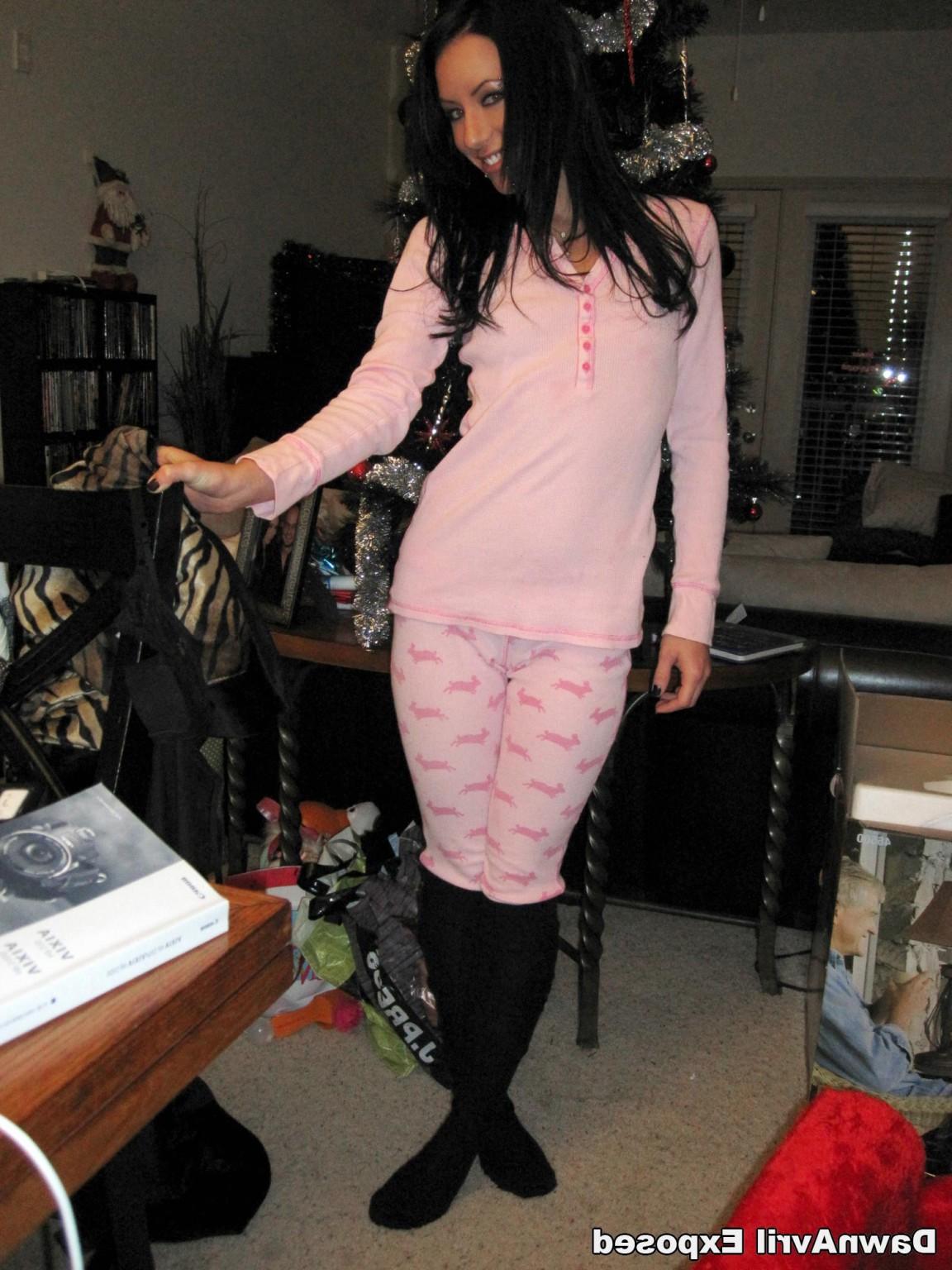 16P Amateur girlfriend Dawn exposed in homemade shots