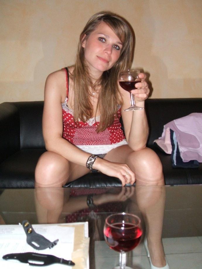 15P Amateur blonde girlfriend drunk and sucking cock