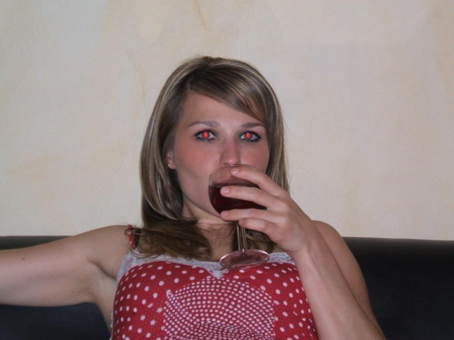 15P Amateur blonde girlfriend drunk and sucking cock