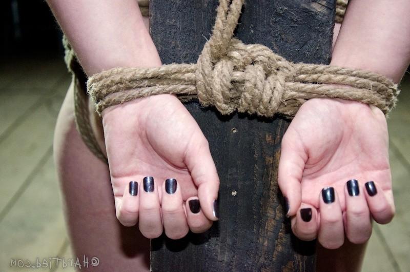16P Sasha amateur in rope bondage is gagged her pussy inserted