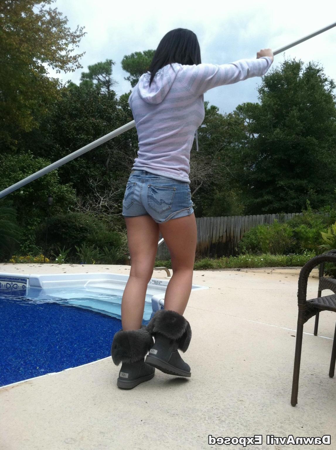 16P Amateur girlfriend Dawn exposed in homemade shots