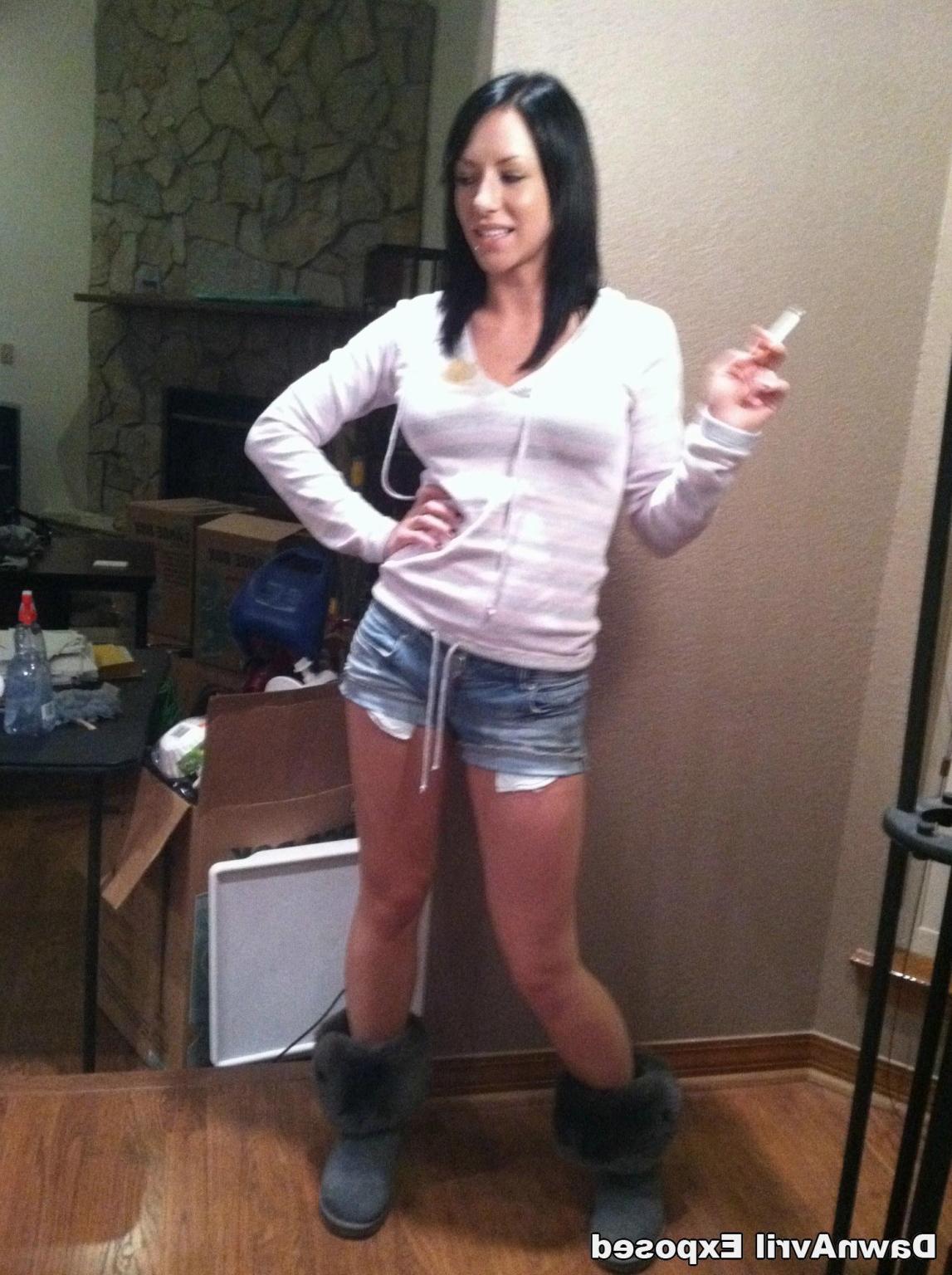16P Amateur girlfriend Dawn exposed in homemade shots